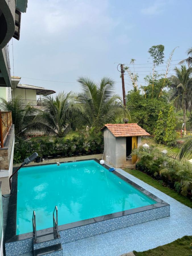 Neville's - Pet Friendly With Pool * Alibag