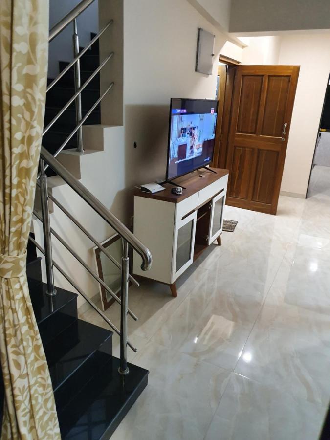 Neville's - Pet Friendly With Pool Villa Alibag
